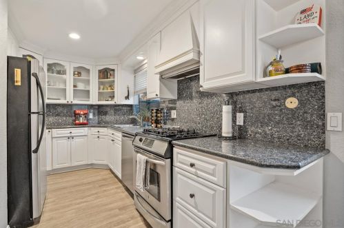 1155 Pacific Beach Dr, San Diego CA  92109-5149 exterior