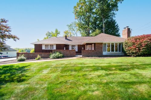 2923 Old Plank Rd, New Castle, PA 16105-1341