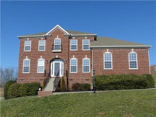 146 Ervin St, Hendersonville, TN 37075-3918