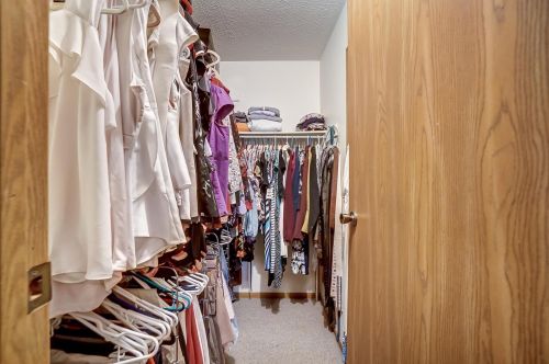 2466 Hooverside Ln, Darbydale OH  43123-3934 exterior