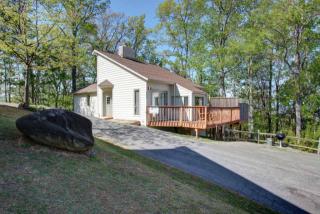 1427 Baden Dr, Gatlinburg, TN 37738-3811