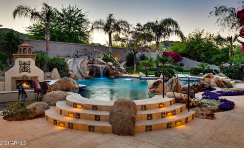 8052 Ridgeview Dr, Scottsdale, AZ 85253-3092