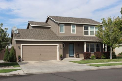 1493 Gladys Dr, Hermiston, OR 97838-2184