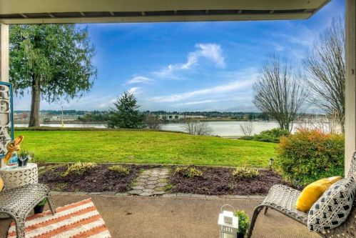 904 Bay Dr, Olympia WA  98506-3970 exterior
