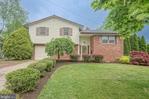 2402 Andover Rd, Riverton, NJ 08077-3511