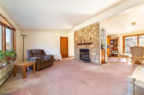 85 Haggerty Rd, Wantage NJ  07461-2709 exterior