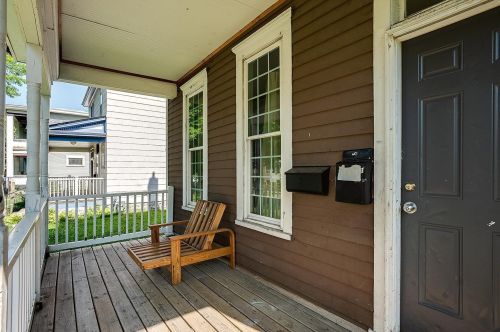 372 Aurora Ave, Saint Paul, MN 55103-2307