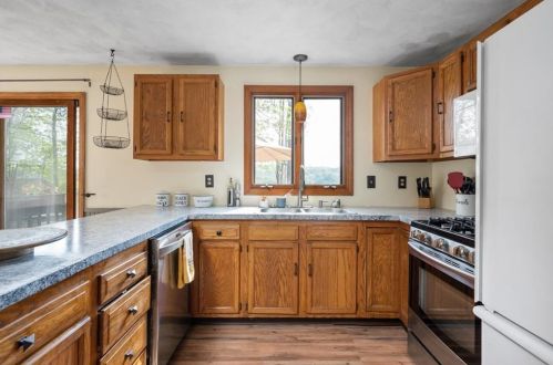 37 Plant St, Cumberland RI  02864-1910 exterior