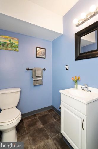 16 Sandybrae Ct, Wilmington DE  19808-3504 exterior