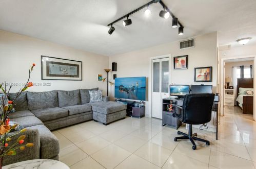 690 50 St, Hialeah FL  33013-1624 exterior