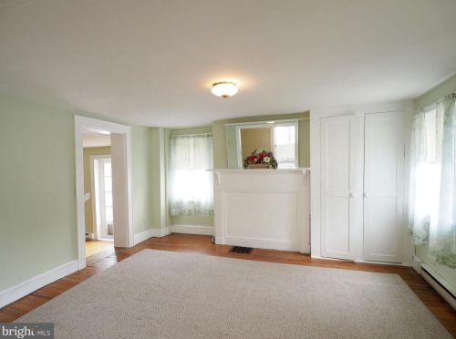 326 Liberty St, Charles Town WV  25414-1828 exterior