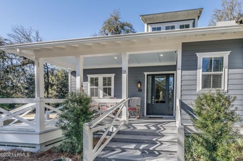 17 Elisabeth Cv, Beaufort, SC 29907-2145