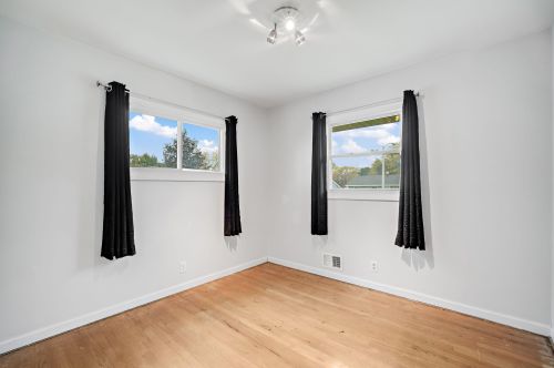 2439 Alvina Ave, Milwaukee WI 53221-4957 exterior