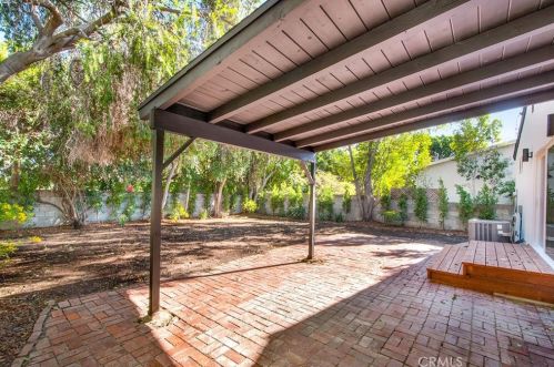 5510 Burnet Ave, Van Nuys CA  91411-3508 exterior