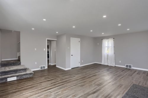 1609 Pulaski Rd, New Castle PA  16105-2047 exterior