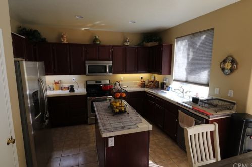 11224 Streamfield Ct, Riverside CA 92505-5713 exterior