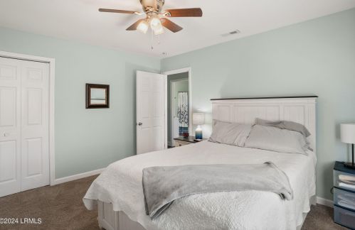 818 Paul Dr, Beaufort SC  29902-6626 exterior