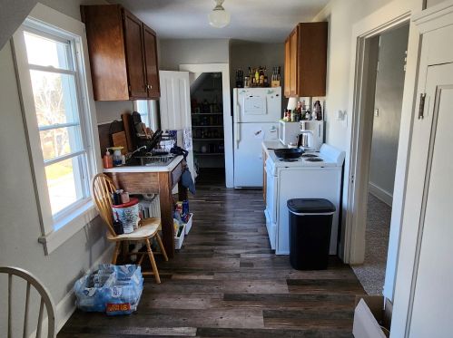 932 Hickory St, West Bend WI  53095-3134 exterior