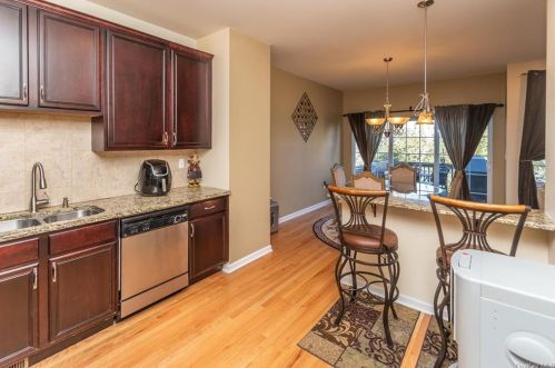 1214 Hustis Dr, Fishkill NY  12524-4968 exterior