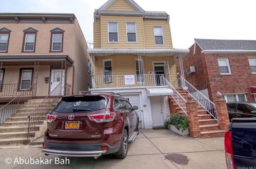 856 Kinsella St, Bronx, NY 10462-3941