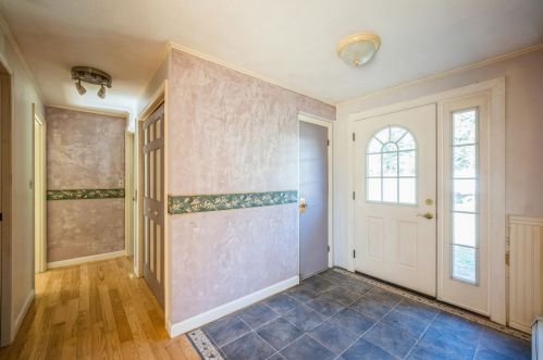 71 Grant Rd, Newmarket, NH 03857-2103