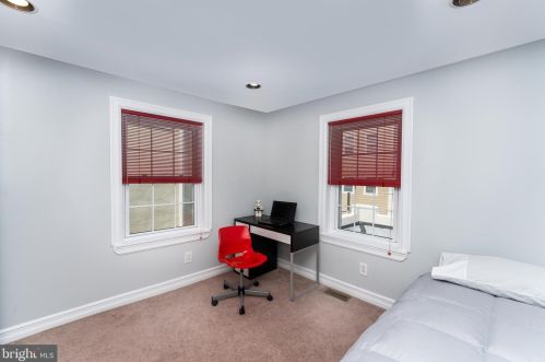 2217 Carpenter St, Philadelphia PA 19146-2517 exterior