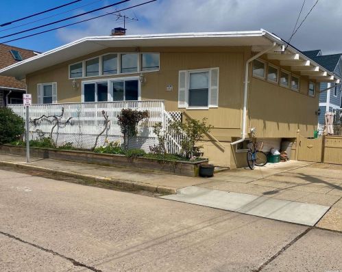 88 Bellmore Ave, Pt Lookout, NY 11569-3009