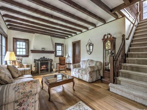 20 Marshall Ave, Floral Park NY  11001-3201 exterior