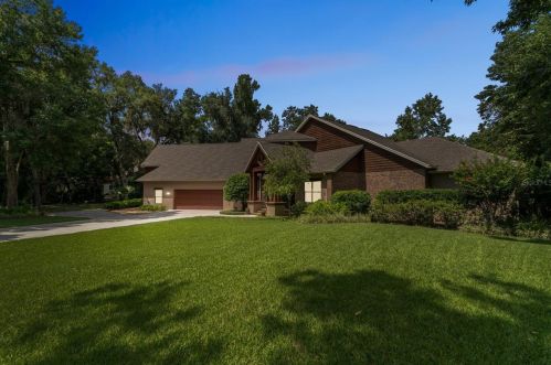 104 River Oaks Cir, Sanford, FL 32771-8398
