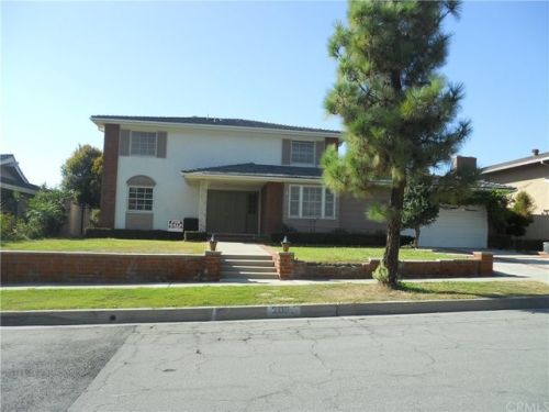 2117 Loma Alta Dr, Fullerton, CA 92833-1710