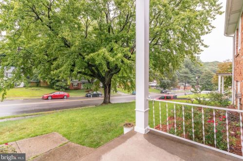 2211 Montgomery Ave, Woodbridge, VA 22191-2618