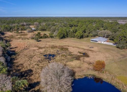 8313 Lightfoot Dr, Nokomis FL  34275-3211 exterior