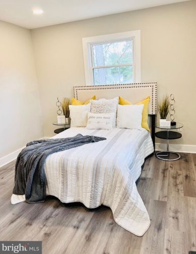 3209 Bayfield Dr, Woodbridge VA  22193-1301 exterior