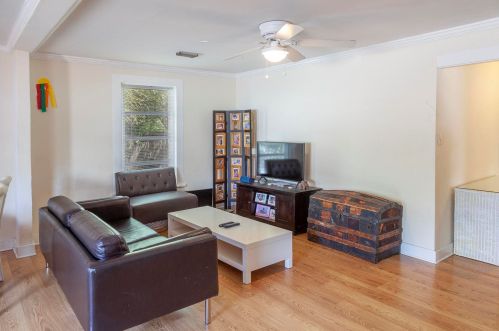 830 Briggs St, West Palm Beach, FL 33405-2558