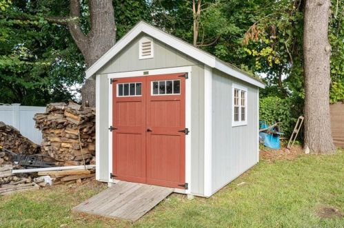 22 Roseleah Ave, Plainville CT  06062-2718 exterior