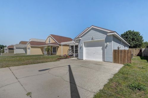 3324 Huntwicke Blvd, Davenport FL  33837-8297 exterior