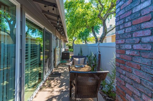 7403 Oakmont Dr, Santa Rosa CA  95409-6365 exterior