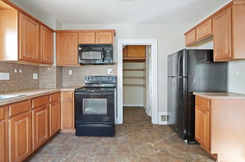 6046 37 Ave, Kenosha WI 53142-3336 exterior