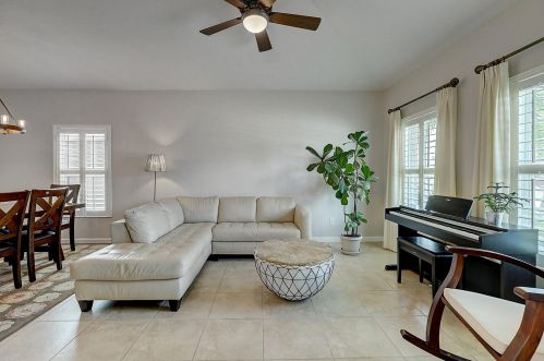 8088 Westfield Cir, Vero Beach FL  32966-5145 exterior