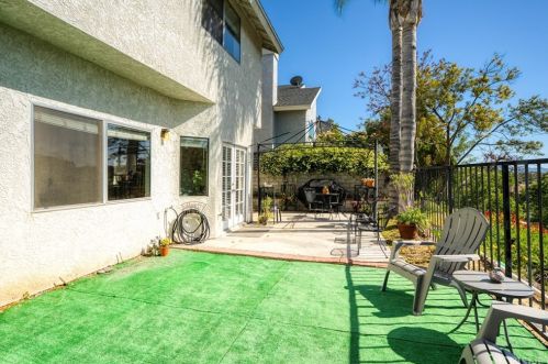 28423 Evergreen Ln, Santa Clarita CA  91390-4014 exterior