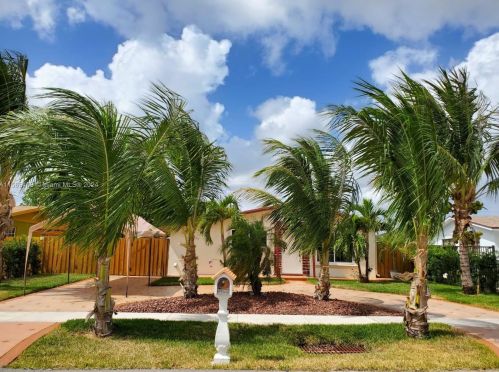 6863 21st St, Hollywood, FL 33023-2711