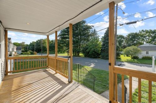 22 Roseleah Ave, Plainville, CT 06062-2718