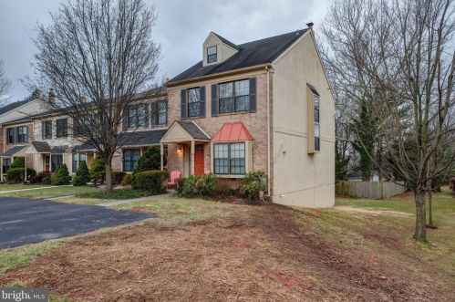 1914 Yorktown, Norristown, PA 19403-3527