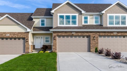 5555 Victoria Pl, Crown Point, IN 46307-1133