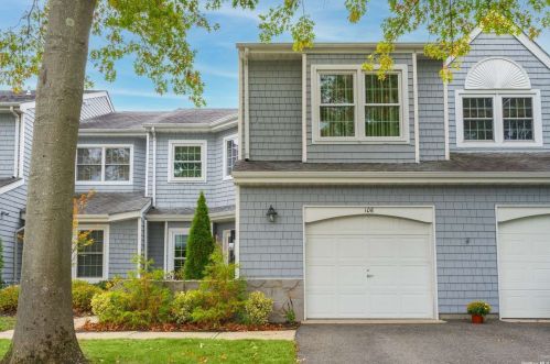 106 Lakebridge Dr, San Remo, NY 11754-3949