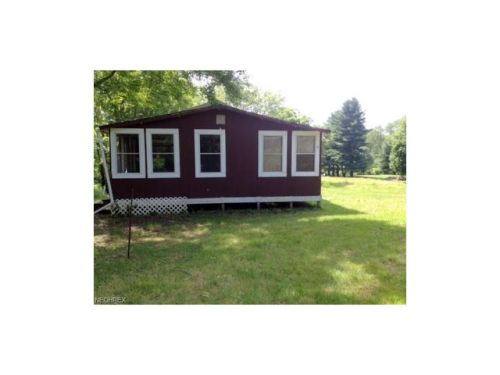 5749 Waynesburg Dr, Waynesburg, OH 44688-9787