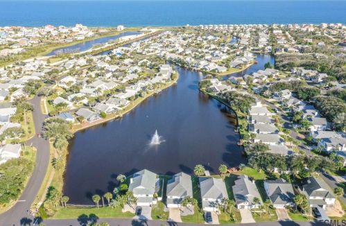 8 Avalon Ln, Palm Coast, FL 32137-2516