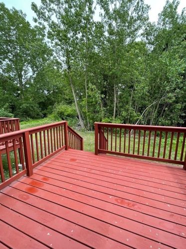 40 Winchester Ln, Fall River MA 02721-5133 exterior