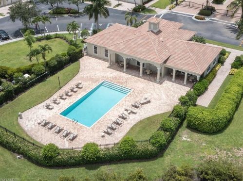 1410 Mariposa Cir, Naples FL  24102-7271 exterior