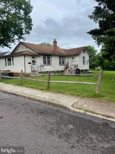 518 Adams St, Pottstown, PA 19464-4710